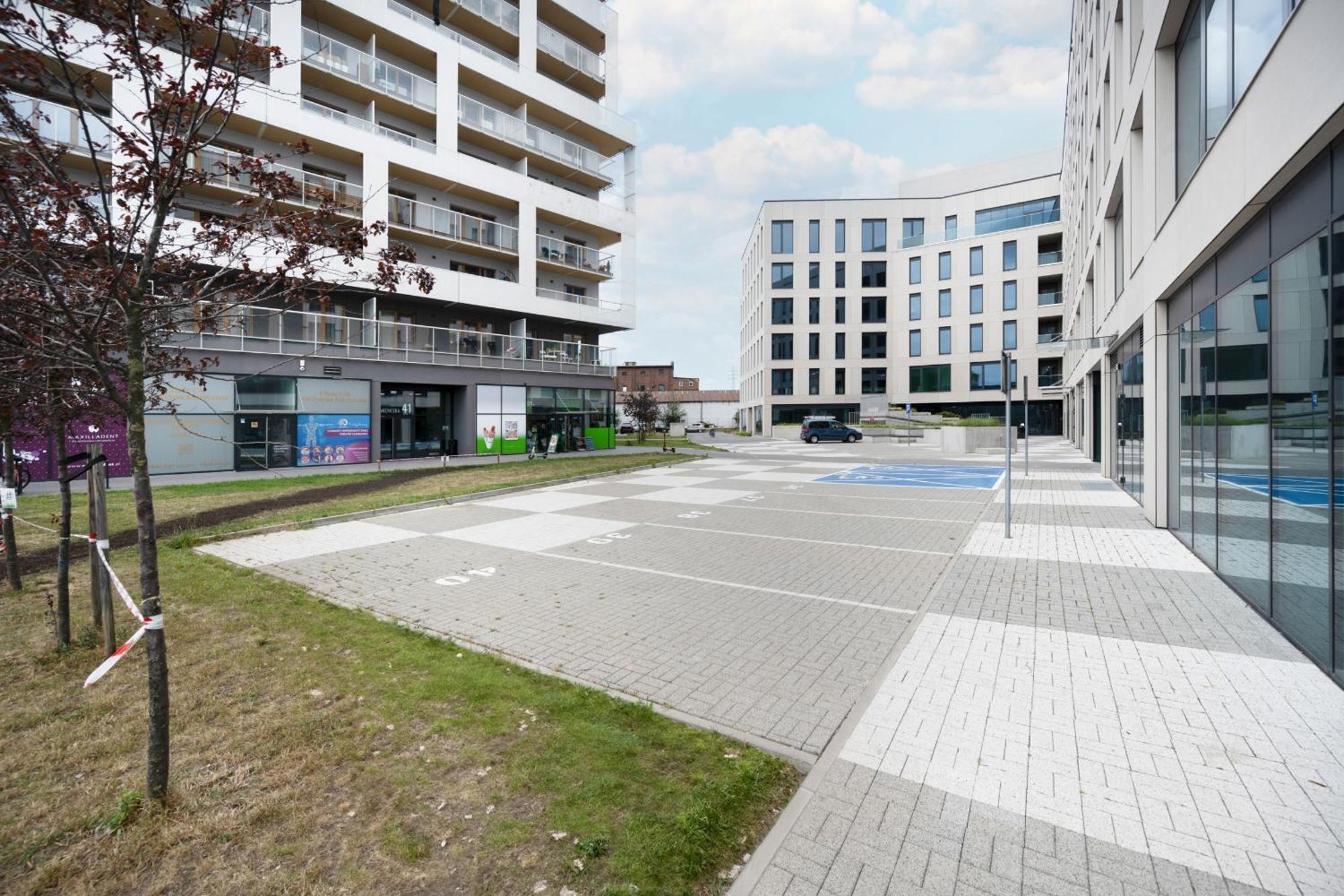 Klasyczny Apartament Z Balkonem We Wroclawiu By Noclegi Renters Eksteriør billede